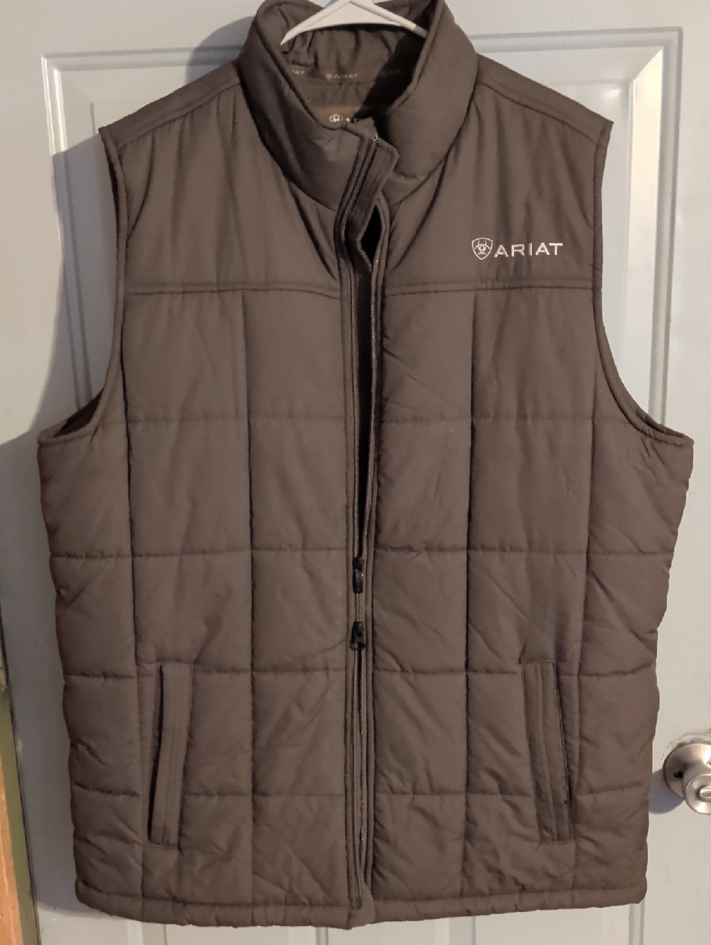 Ariat Men's Quilted Vest in Taupe